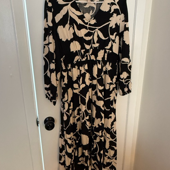 Knox Rose Dresses & Skirts - Knox Rose Black and Cream Maxi Dress